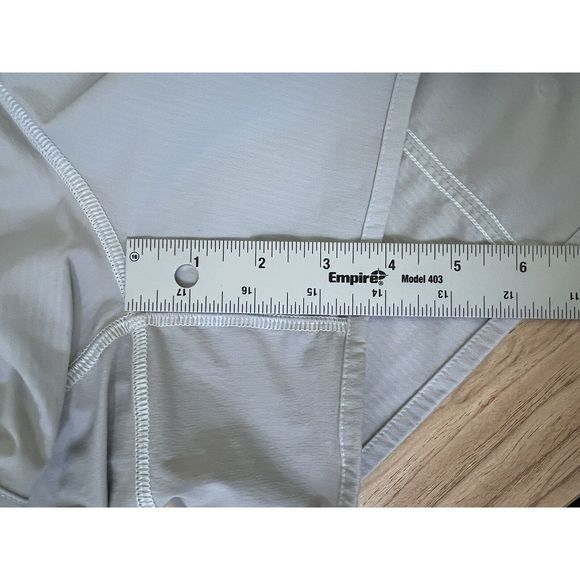 Lululemon Tracker Short 4” Light Gray Size 12 - Picture 9 of 10